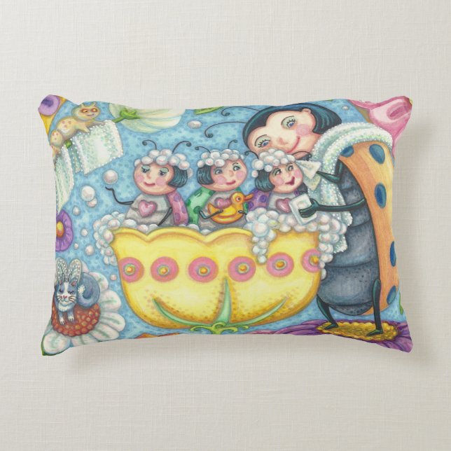 Ladybug Bubblebat LADYBUG FAMILIE ACCENT PILLOW Kussen (Voorkant)