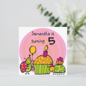 Ladybug Cupcake Customisé Invitations d'anniversai (Debout devant)