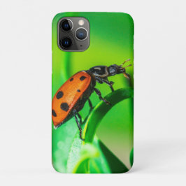 Ladybug Leaf iPhone 11 Pro Hoesje