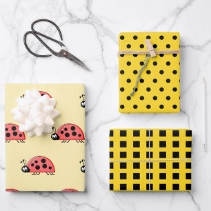 Ladybugs gele en zwarte stippen en vierkantjes inpakpapier vel