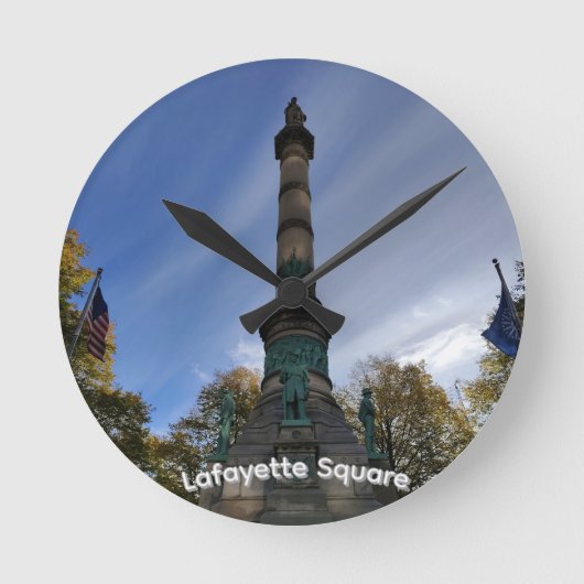 Lafayette Square Wall Clock Ronde Klok (Voorkant)