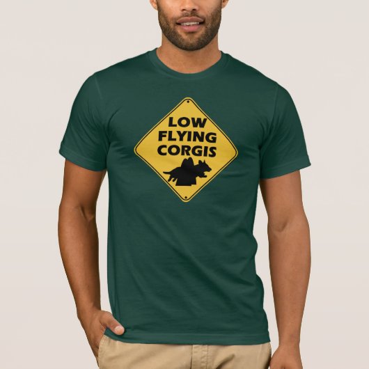 Lage vliegende Corgis (Cardigan) T-Shirt (Voorkant)