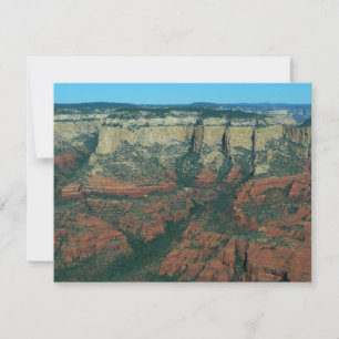 Lagen van rode rotsen in Sedona Arizona