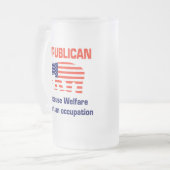 L'aide sociale n'est pas une tasse de profession (Devant gauche)