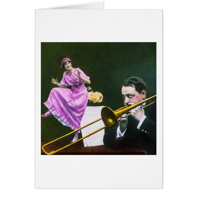 L'aileron de trombone de jeux d'homme danse sur la (Devant)