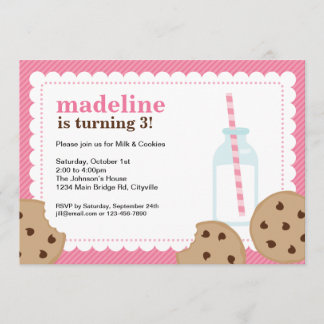 Lait et biscuits rose et invitation de brun