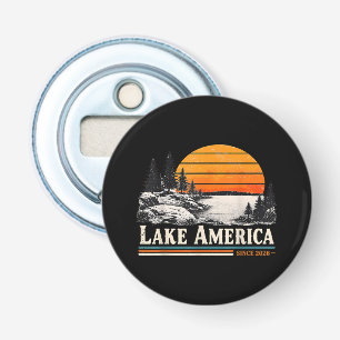 Lake America 2026 Wijnstok Button Flesopener