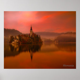 Lake Bled Sunset Natuurlijke schoonheid van Slov Poster