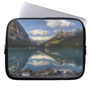 Lake Louise bij zonsopgang, Nationaal park Banff, Laptop Sleeve