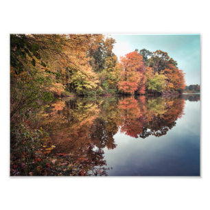 Lakeside uitzicht in het najaar foto afdruk