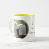 L'alpaga embrasse la tasse (Devant gauche)