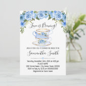L'amour brasse thé nuptiale douche bleu invitation (Debout devant)