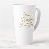 L'amour coule dans tes bras Tall Latte Mug (Angle droit)