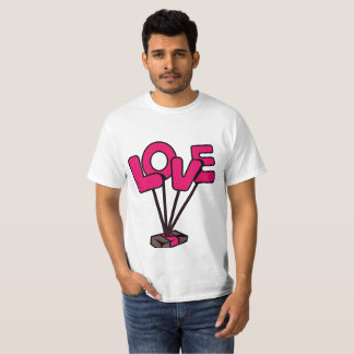 "L'amour dans chaque étincelle". T-shirt autocolla