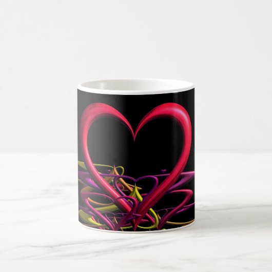 L'amour dans la tasse de café dans l'obscurité (Centre)