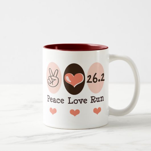 L'amour de paix courent la tasse de 26,2 marathons (Droit)