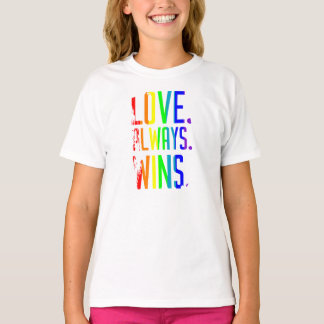 L'amour du T-shirt de la fille gagne toujours
