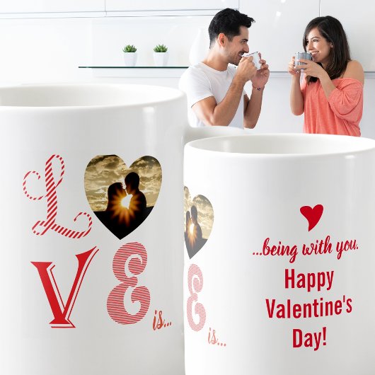 L'amour est d'être avec toi Valentine's Day Mug