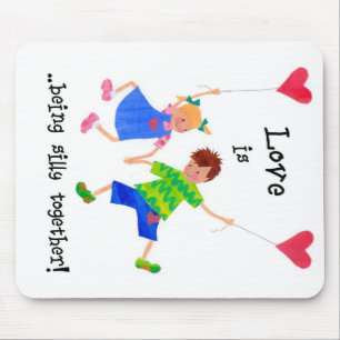'L'amour est...' Tapis de souris