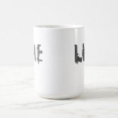 L'amour est une arme Mug drôle (Centre)