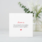 L'amour est..|Une carte de Saint-Valentin pour cou (Debout devant)