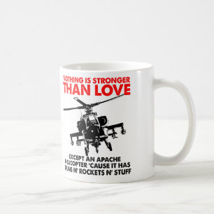 L'Amour Est Une Forte Mug Drôle