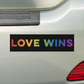 L'amour gagne Rainbow Bumper Sticker 3 (En voiture)
