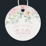 L'amour rose en fleur Floral Hydrangea Cercle Mari<br><div class="desc">L'amour est en Fleur. Découvrez notre collection de décors floraux roses, où hydrangées roses et fleurs crème se marient harmonieusement pour apporter une touche d'élégance à votre événement. Chaque pièce de cette collection est ornée de délicates fleurs d'aquarelle, créant une atmosphère sereine et accueillante pour toutes les occasions. Élevez votre...</div>
