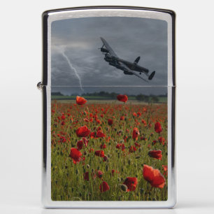 Lancaster Bomber over een papaverveld