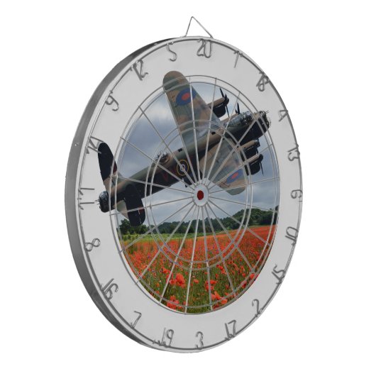 Lancaster Bomber over een papaverveld Dartbord (Voorkant Links)