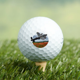 Lancaster Bomber over een papaverveld Golfballen