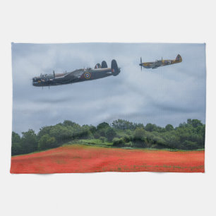 Lancaster Bomber over een papaverveld Theedoek