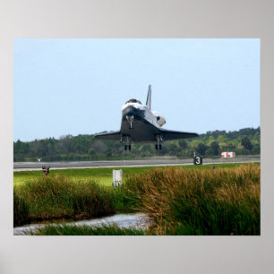 Landing van Space Shuttle Endeavor (STS-108) Poster