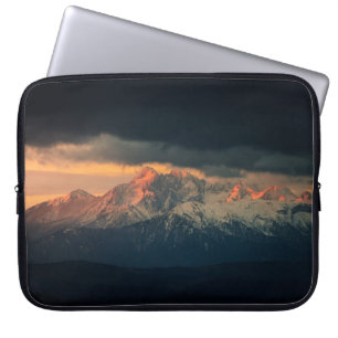 LANDSCAPE FOTOGRAFIE VAN SNEEUWMOUNTAINEN ONDER NI LAPTOP SLEEVE