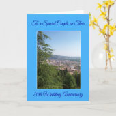 Landschap Gepersonaliseerd 70th Wedding Jubileum Kaart (Gele Bloem)