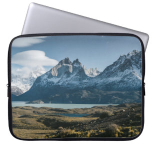 LANDSCHAPE FOTOGRAFIE VAN ZWARTE EN WITTE MOUNTAIN LAPTOP SLEEVE