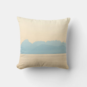 LANDSCHAPSFOTO VAN EEN MOUNTAINE EN EEN WATERLICHA KUSSEN