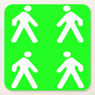 Langs de groene kant vierkante kartonnen onderzetter