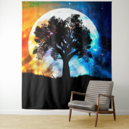Langwerpige planeet boven de sterrenhemel en grote wandkleed