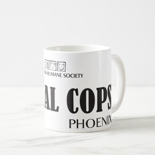 L'animal attrape la tasse de Phoenix (Devant droit)