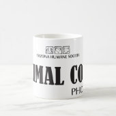 L'animal attrape la tasse de Phoenix (Centre)