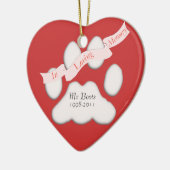 L'animal familier en ornement affectueux de (Gauche)