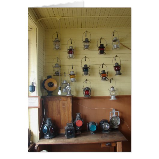 Lanternes dans le dépôt de train (Devant)