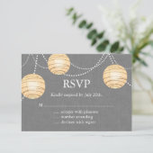 Lanternes sur Grey Burlap RSVP (Debout devant)