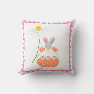 lapin de marguerite "fifi" en coussin rose et oran