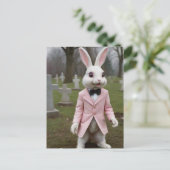 Lapin de Pâques bizarre dans une carte postale de (Debout devant)