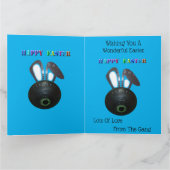 Lapin de Pâques de bowling sur gazon, carte de vœu (Intérieur)