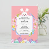 Lapin de Pâques mignon Invitation Brunch & Chasse (Debout devant)