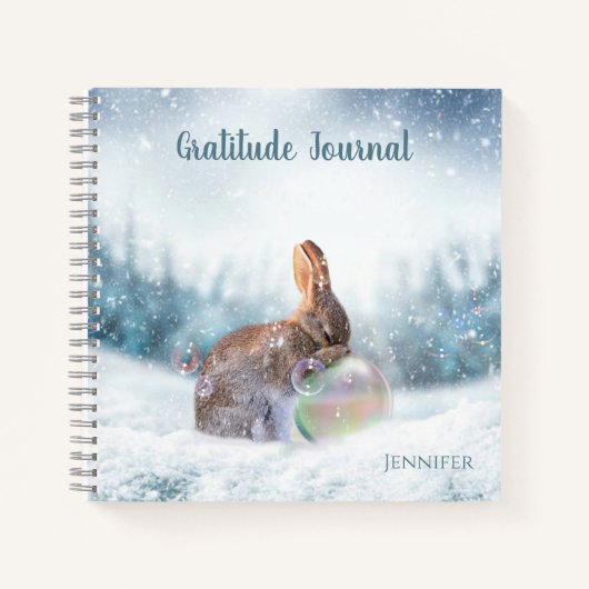 Lapin de Pâques priant dans un journal de gratitud (Devant)