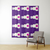 Lapin de Pâques Tapisserie Violette (En situation)